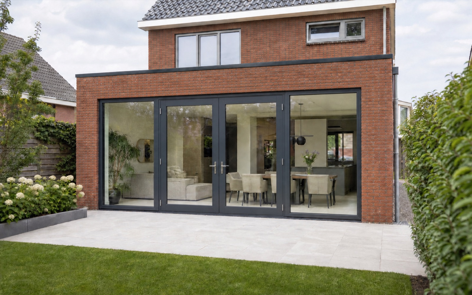 Voorbeeld van een aanbouw met openslaande deuren uit de configurator