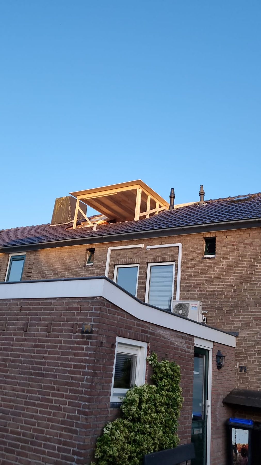 Casco dakkapel geplaatst op het dak