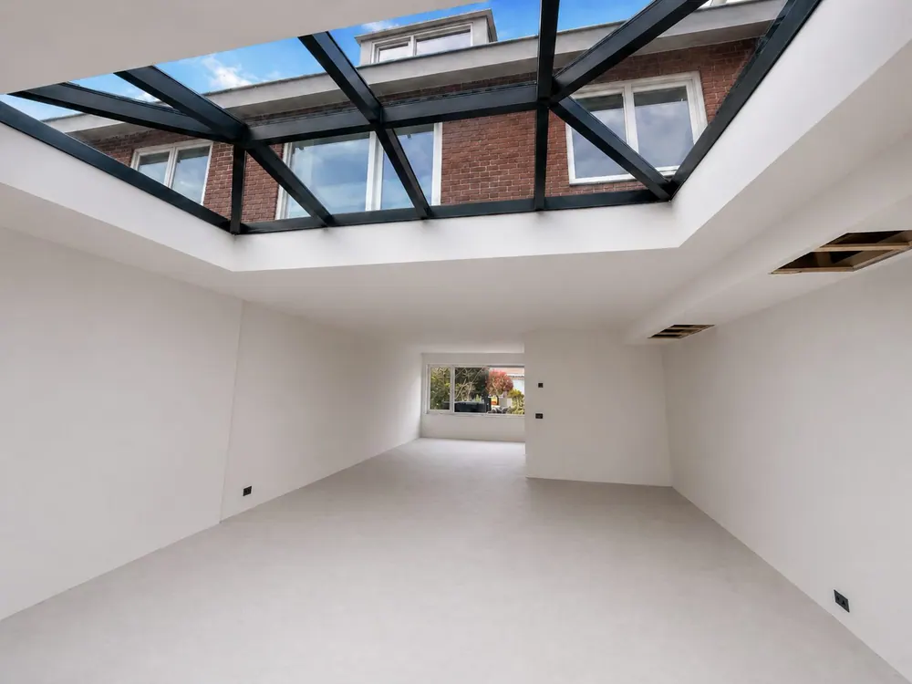 Aanbouw met lichtstraat in Bussum