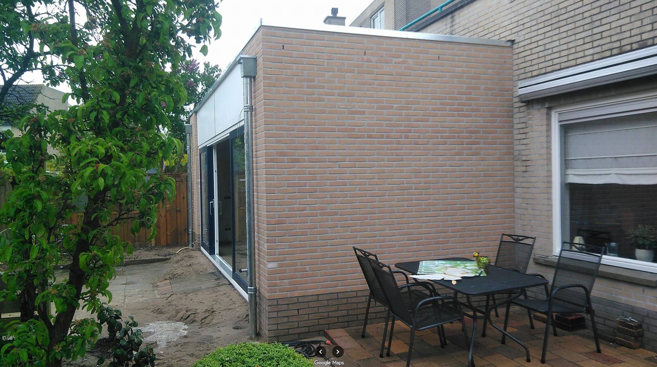 Uitbouw met gemetselde gevel in Almere